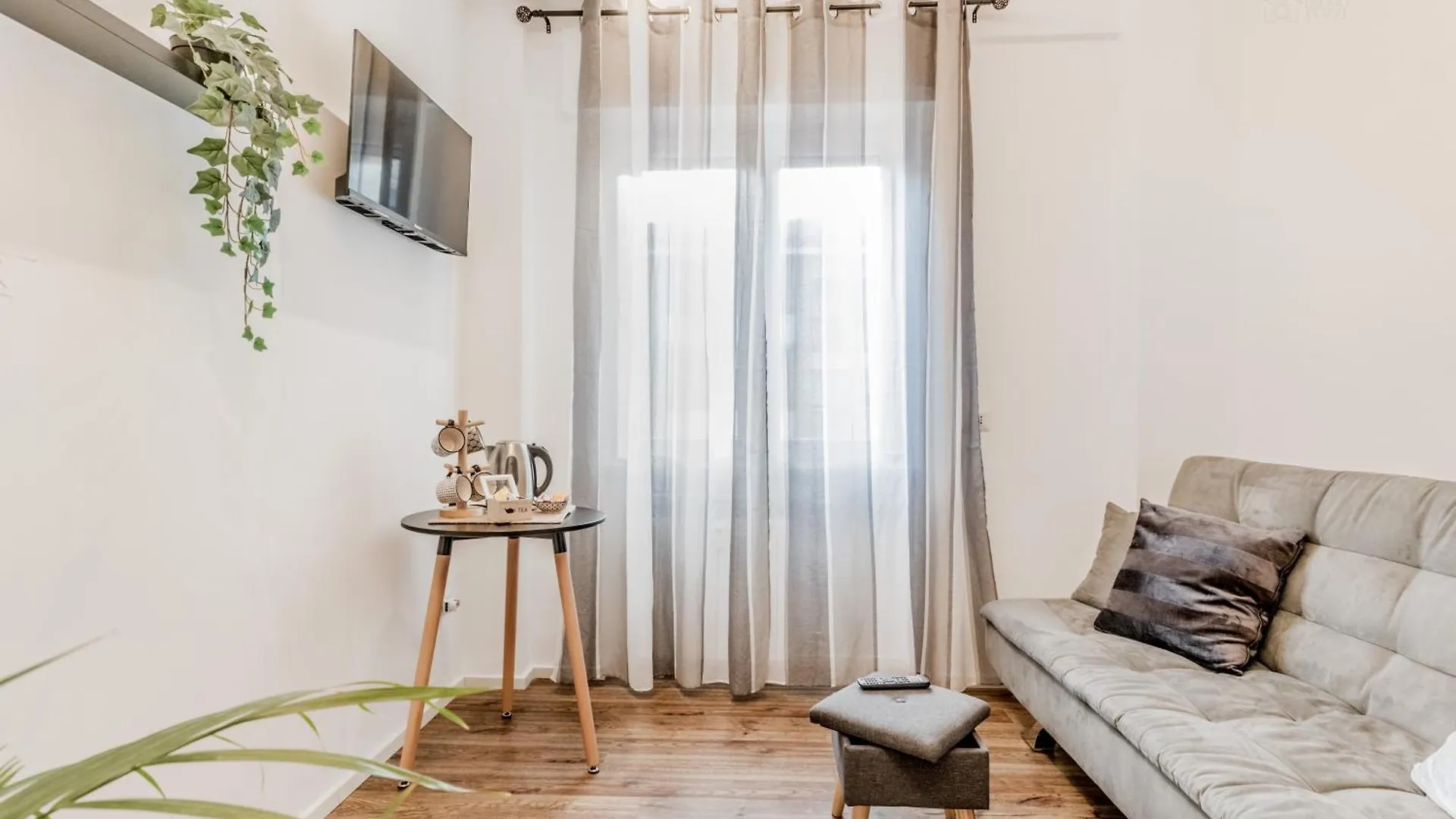 Loungefloor Metro A Netflix & Wi-Fi Apartment Rome