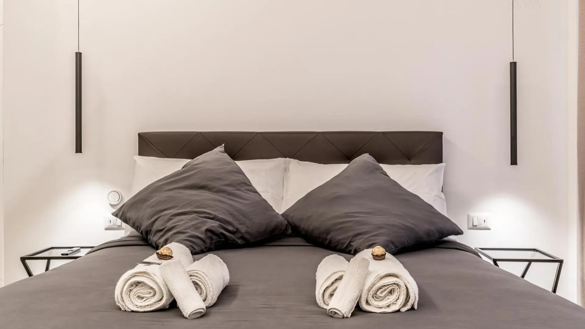 Loungefloor Metro A Netflix & Wi-Fi Apartment Rome Italy