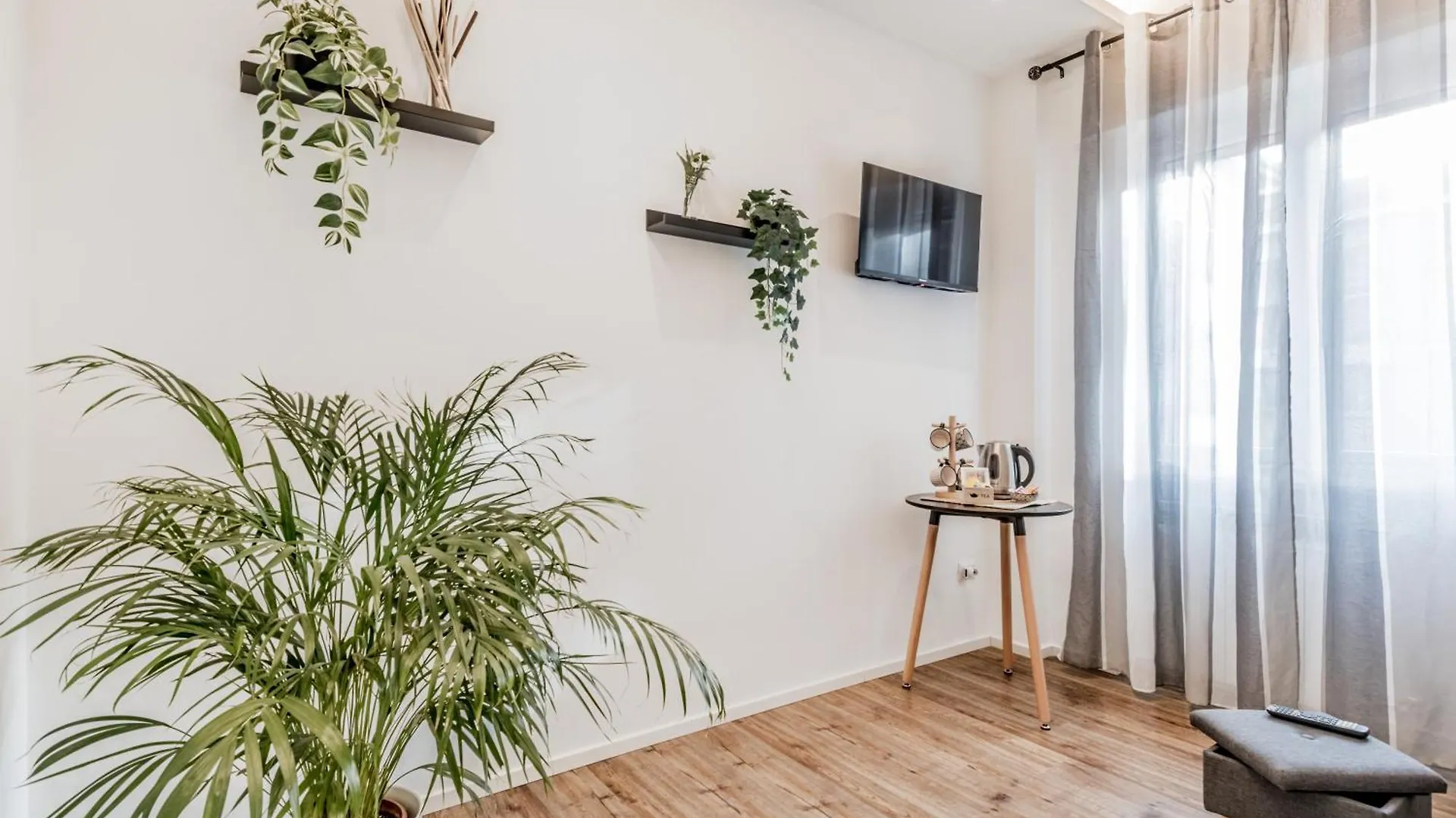 Ferienwohnung Loungefloor Metro A Netflix & Wi-Fi Rom