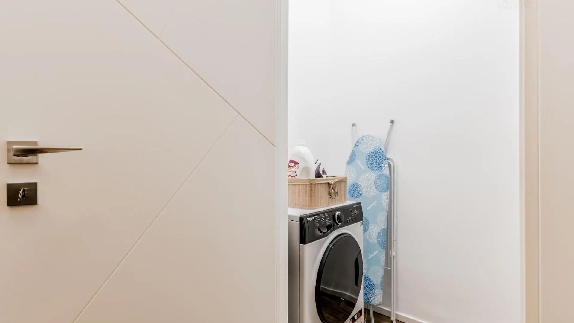 דירות רומא Loungefloor Metro A Netflix & Wi-Fi