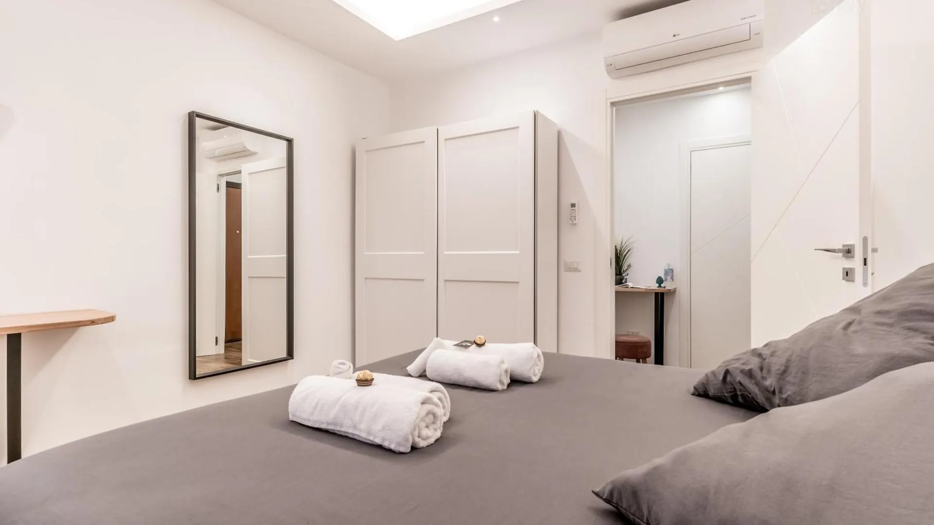 דירות רומא Loungefloor Metro A Netflix & Wi-Fi 0*,